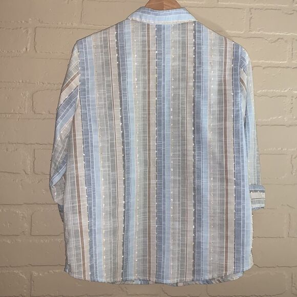 Alfred Dunner Blue Cotton Button Down. Size 10 - Picture 9 of 14